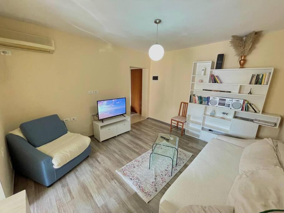 Apartament A Small Gem In The Bllok